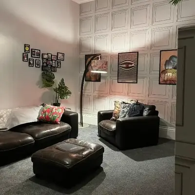 Large Mach Apartment at Pen Y Coed Hall