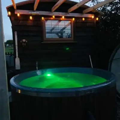 Four seasons with wood fuel hot tub Country retreat
