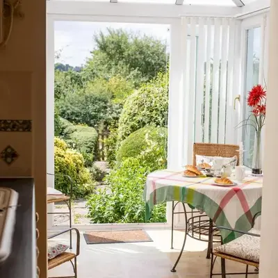Cosy cottage with views over the Shropshire hills - Pass the Keys