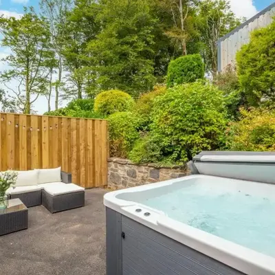 3 Bed in Aberaeron oc-bow315