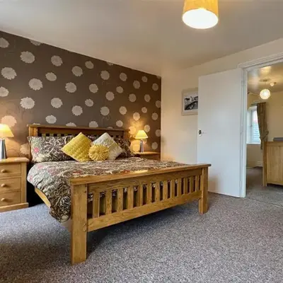 Luxury 4 Bedroom Seaside Apartment - Glan Y Werydd House