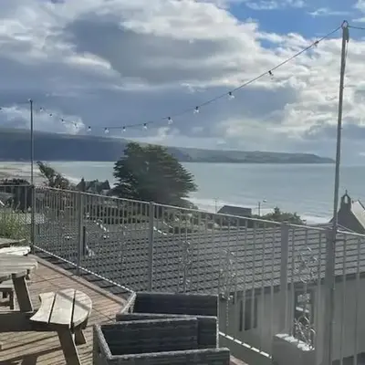 Barmouth Pet-Friendly 2-Bed Caravan with Sea View