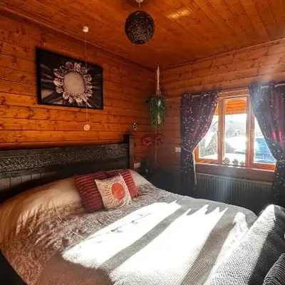 APPLE Cabin - Little Log Cabin in Wales