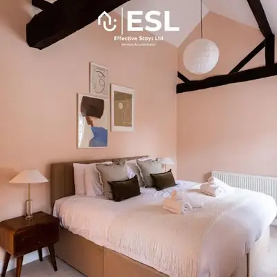 Elegant Apartment on Historic Cobbled High St Shrewsbury Town Centre