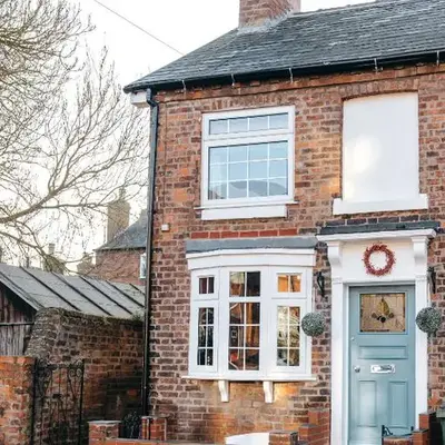 Quaint Georgian house with Parking & Huge Garden 10 mins walk from town